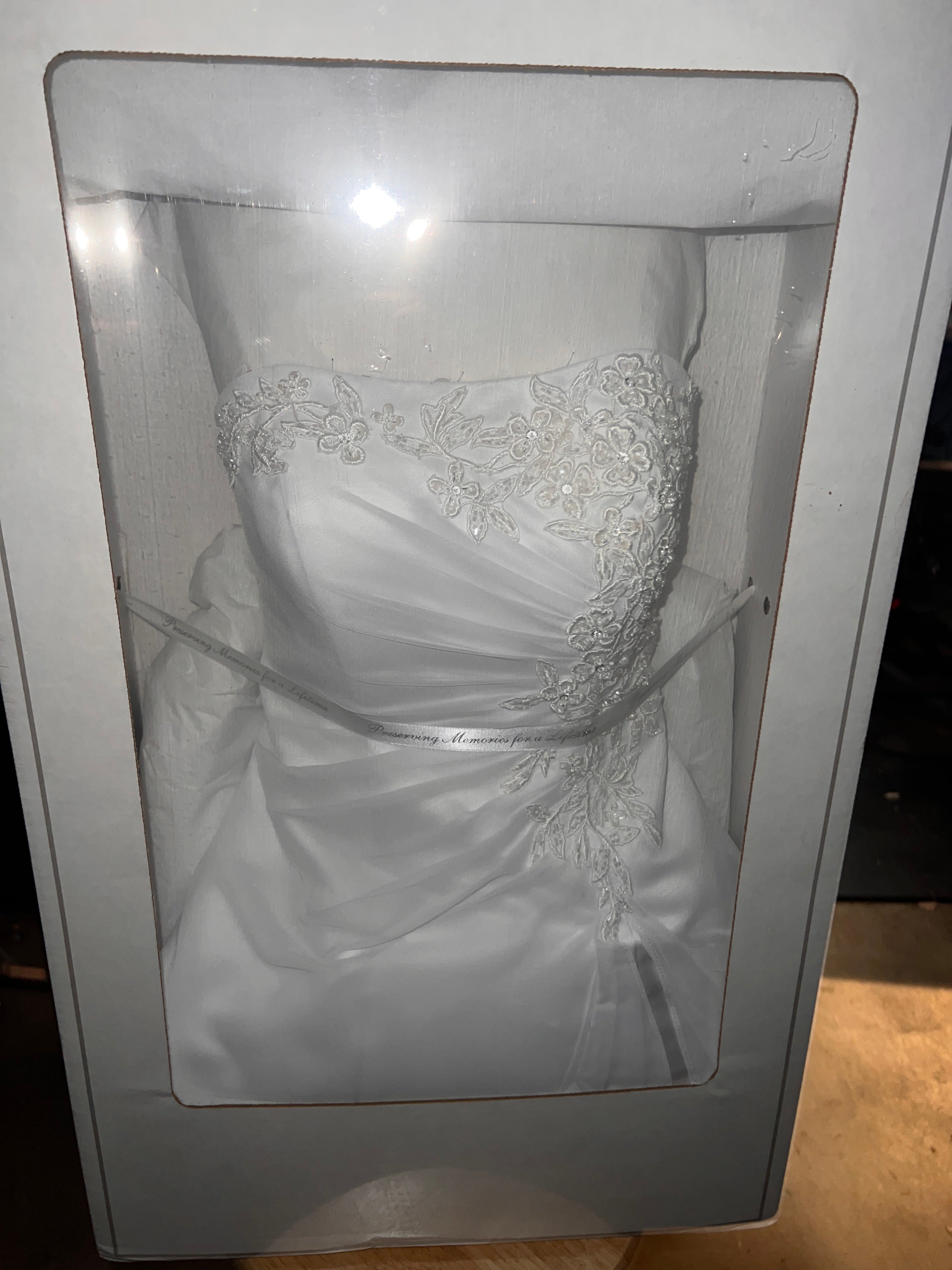David’s Bridal Dress In Style V9409 White Size 0 Dress and Slip