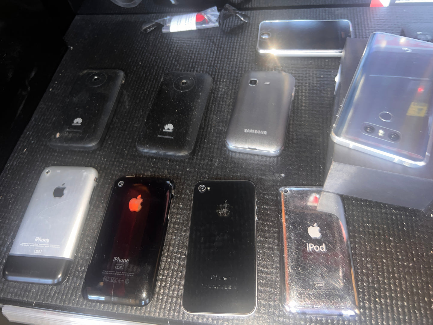 Used vintage cell phones huge bundle for parts