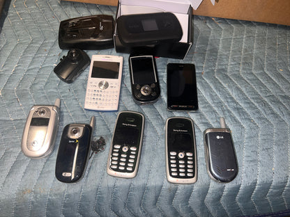 Used vintage cell phones huge bundle for parts