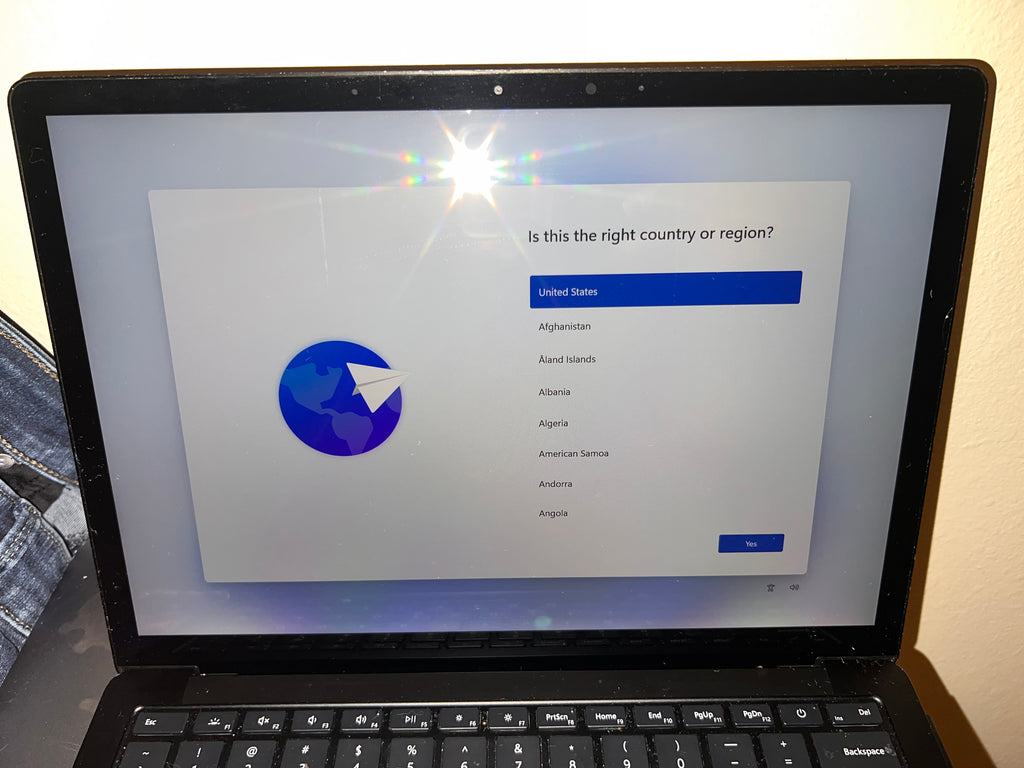 Microsoft Surface Laptop 3 with power cord I7 16GB RAM 256gb SSD