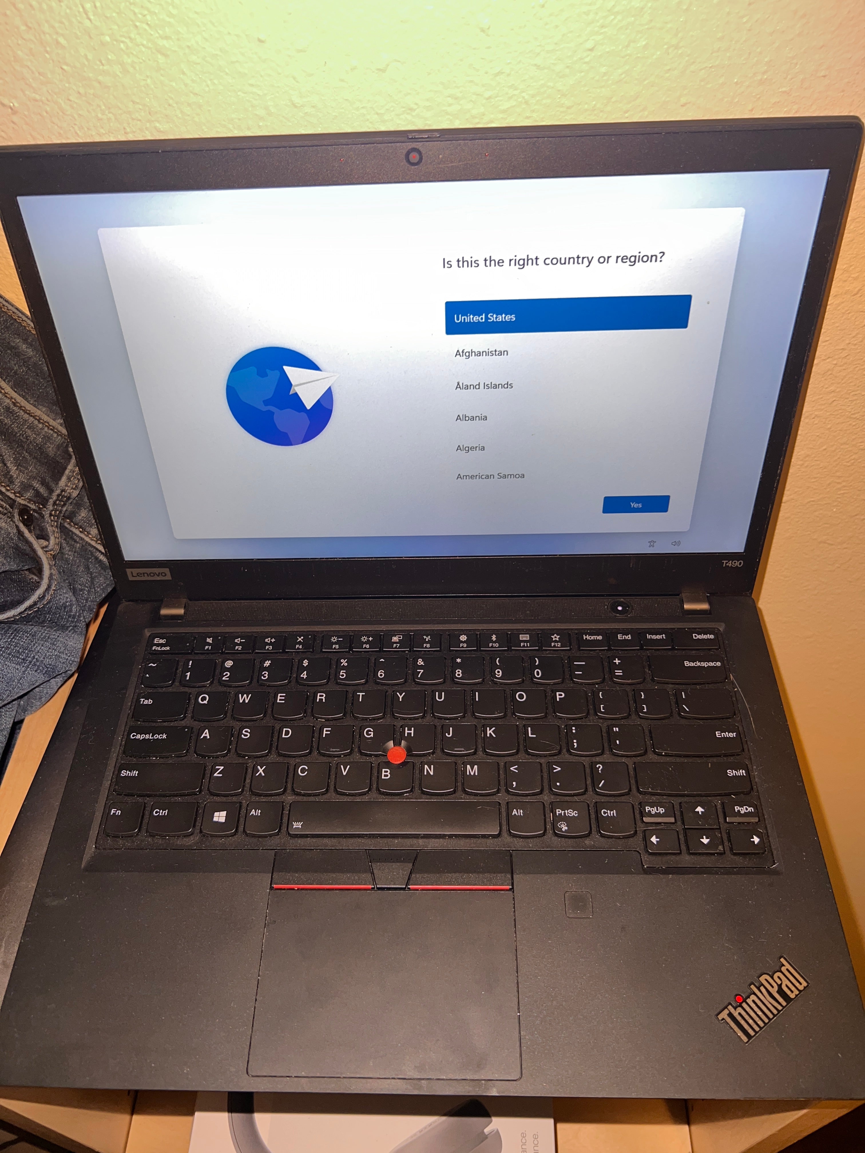 Lenovo T490 I7 16GB RAM 256GB SSD with power cord and win 11 pro